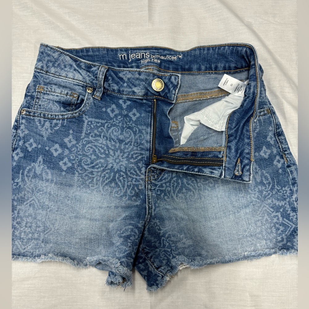 M jeans by Maurices women’s jeans shorts. Size 10